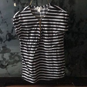 Women Black and white striped zipper shirt